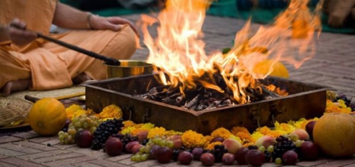 Ягья (жертвоприношение, а также одно из имён Верховного Господа «тот, кто наслаждается всем, что приносится в жертву»